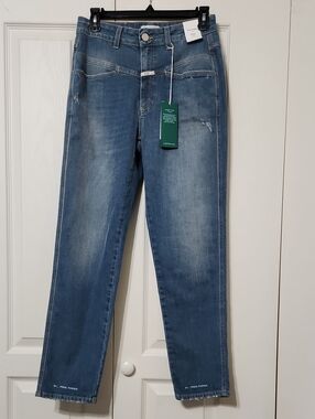 NWT Closed Pedal Pusher High Waist Jeans. Made In Italy. Size EU42/US6